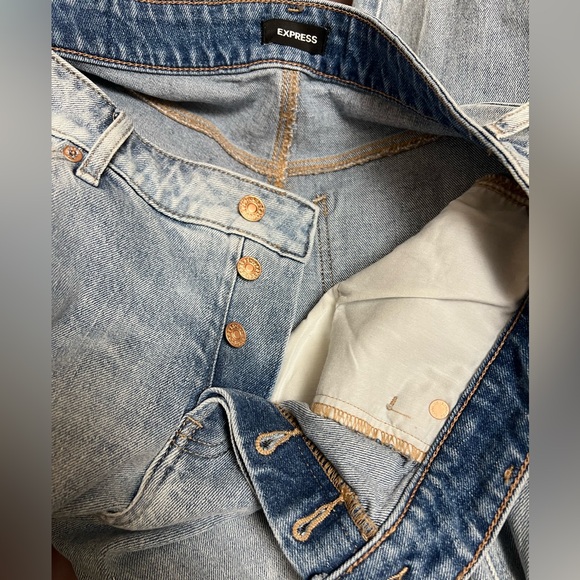 Express Low Rise Light Wash Ripped Baggy Relaxed Straight Jeans 8 8S 8 Short - Picture 10 of 15